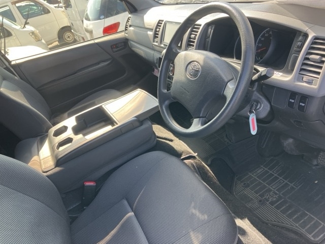 TOYOTA REGIUS ACE