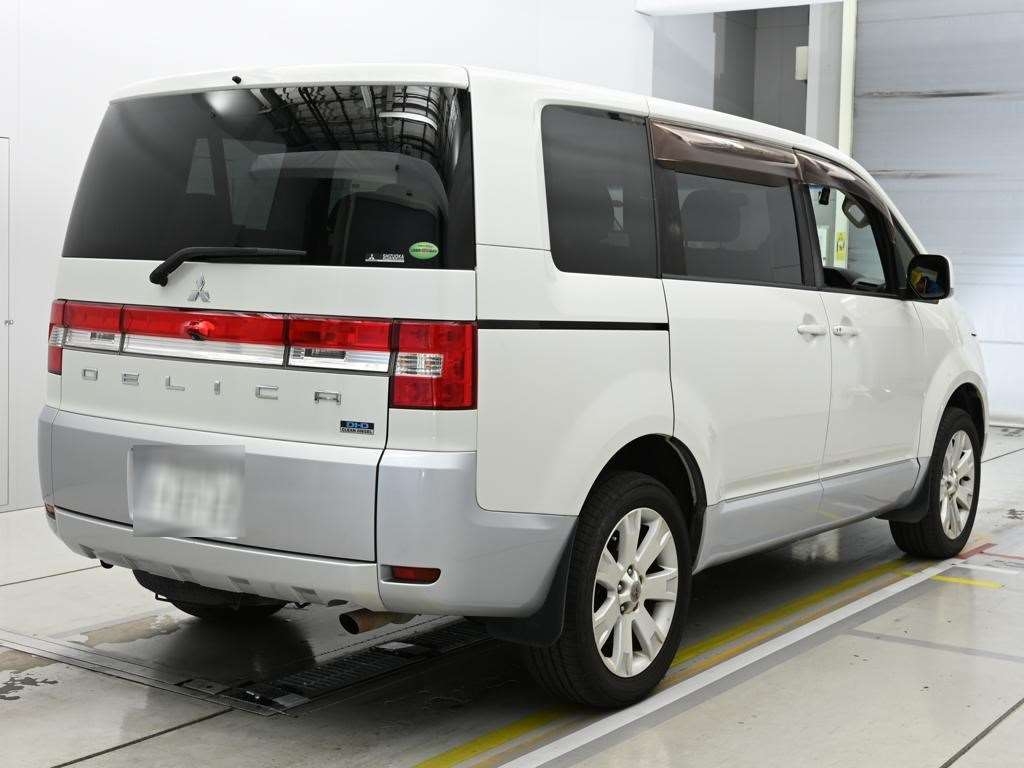 MITSUBISHI DELICA D:5