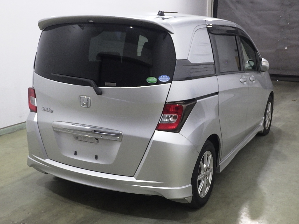 HONDA FREED SPIKE