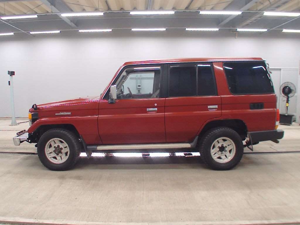 TOYOTA LAND CRUISER