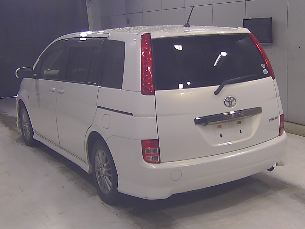 TOYOTA ISIS