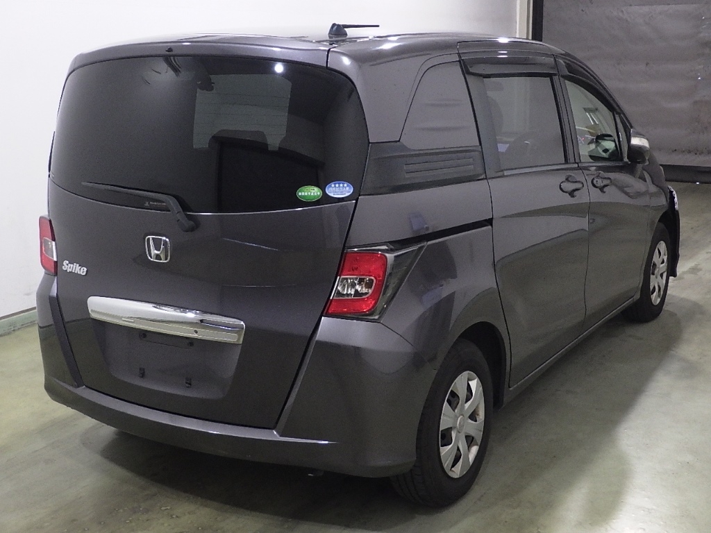HONDA FREED SPIKE