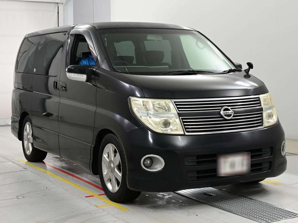 NISSAN ELGRAND