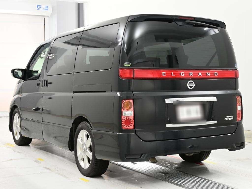 NISSAN ELGRAND