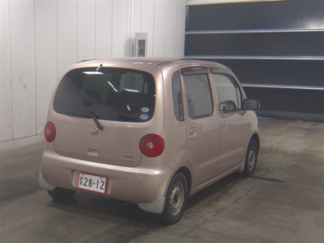 DAIHATSU MOVE LATTE