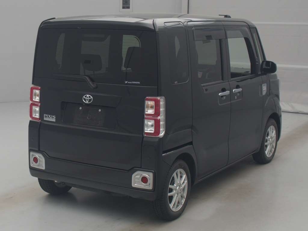 TOYOTA PIXIS MEGA