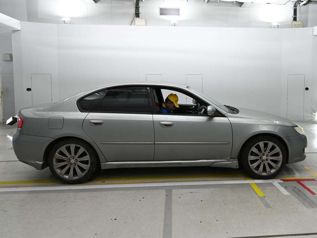 SUBARU LEGACY B4