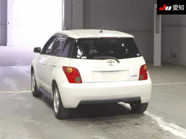 TOYOTA IST