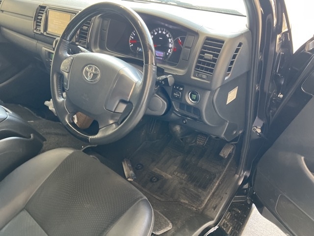 TOYOTA REGIUS ACE
