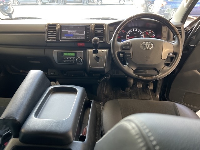 TOYOTA REGIUS ACE