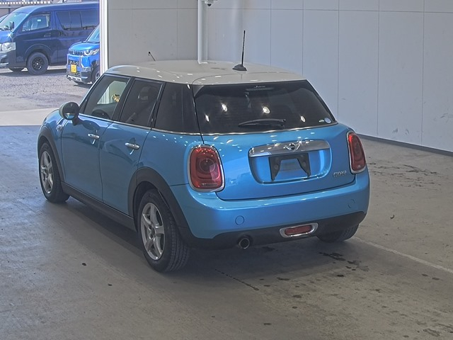MINI HATCH