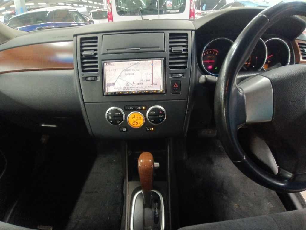 NISSAN TIIDA LATIO