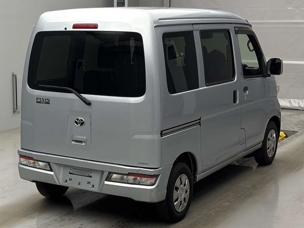 TOYOTA PIXIS VAN