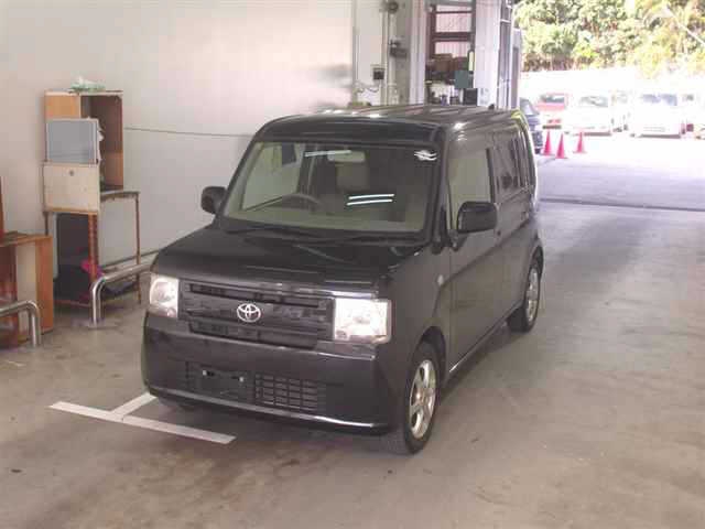 TOYOTA PIXIS SPACE