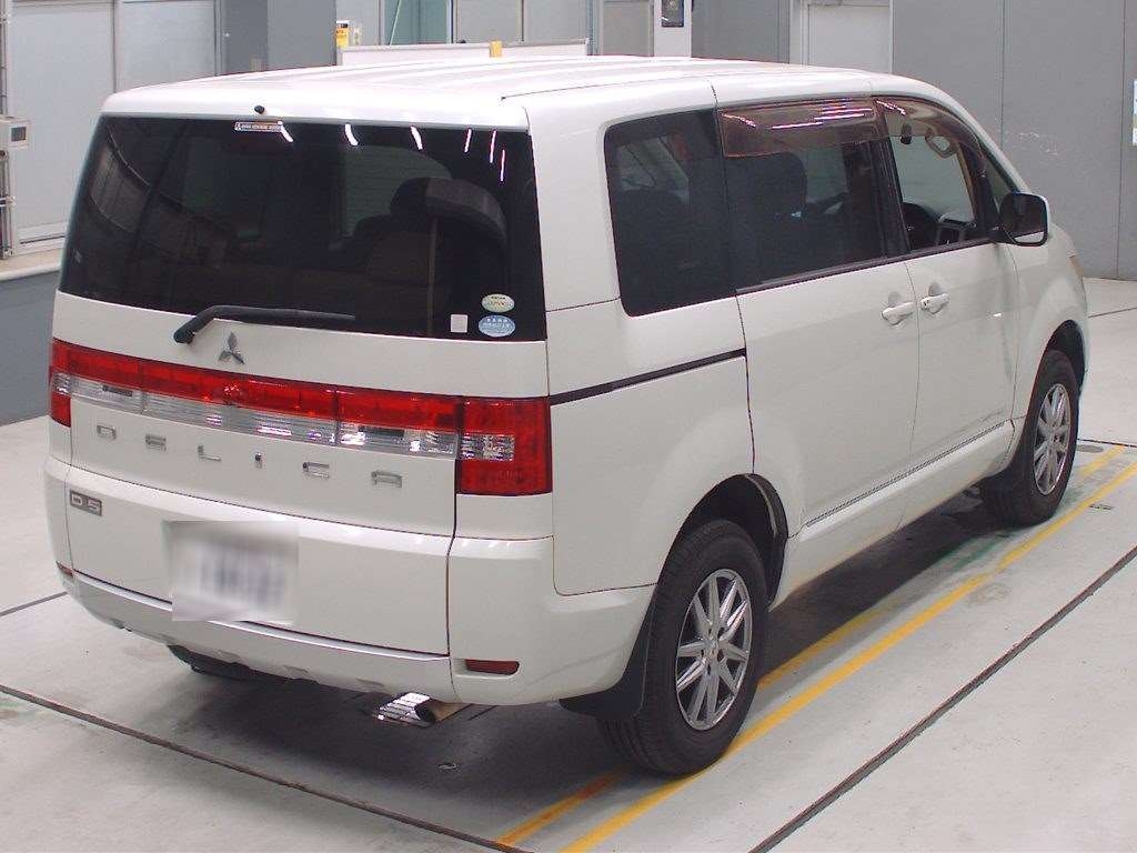 MITSUBISHI DELICA D:5
