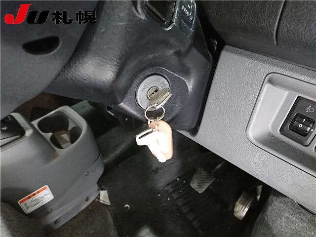 NISSAN CLIPPER