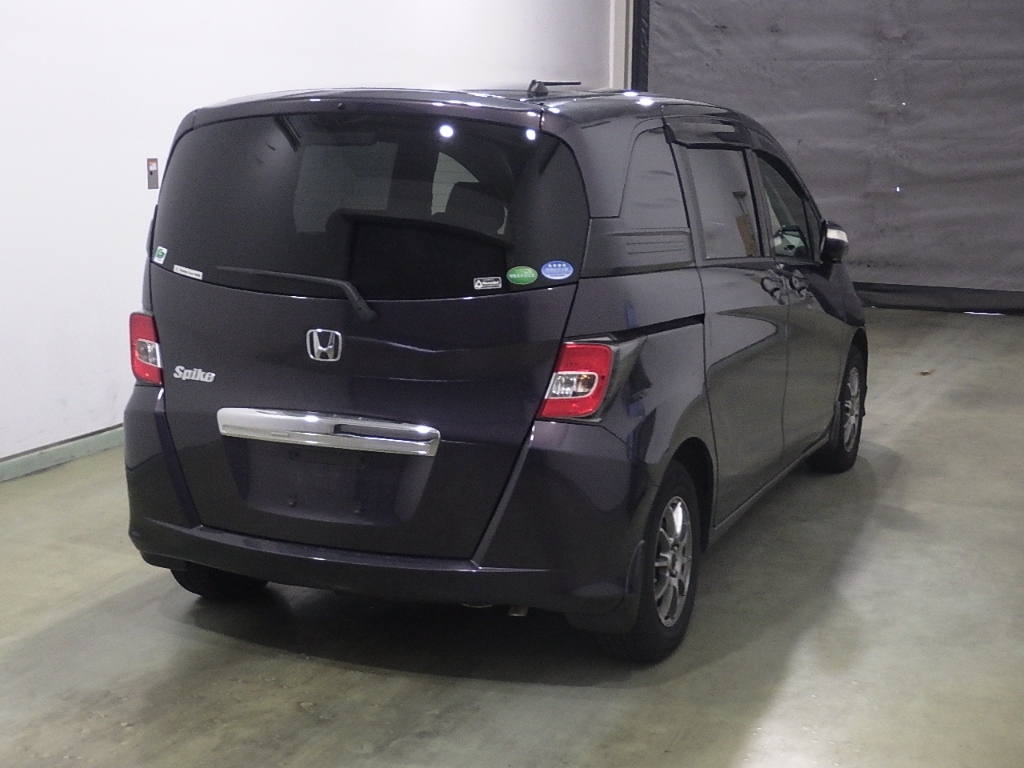 HONDA FREED SPIKE