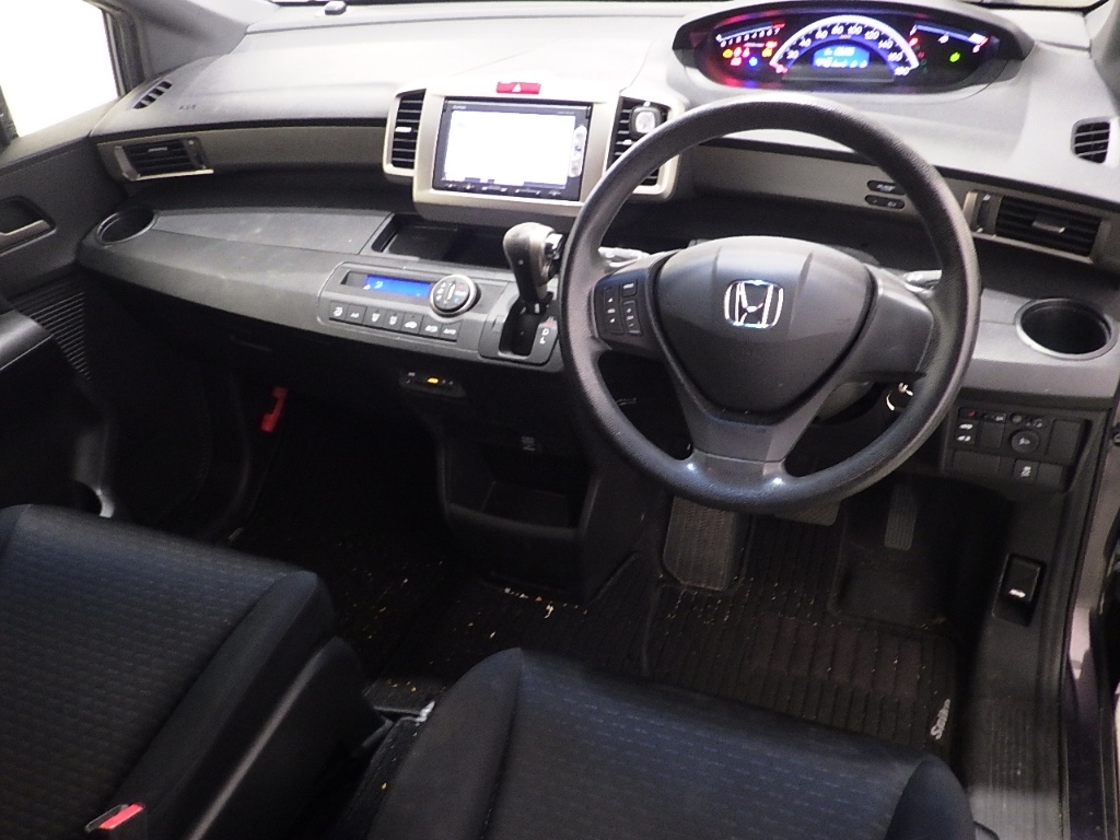 HONDA FREED SPIKE