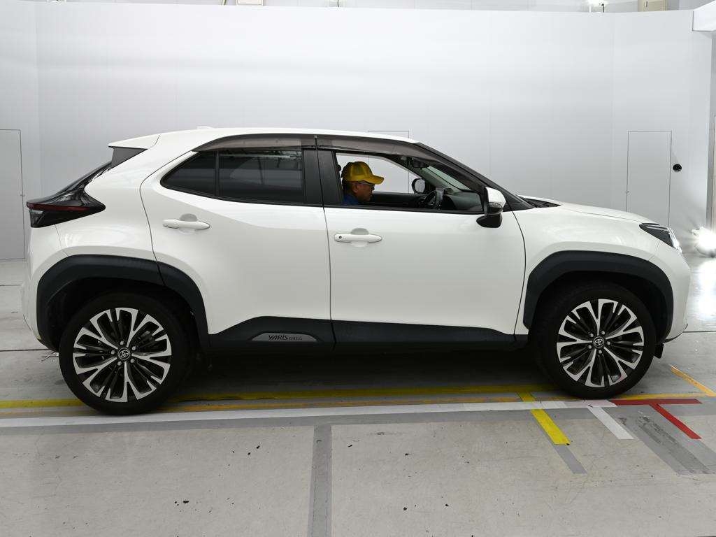 TOYOTA YARIS CROSS