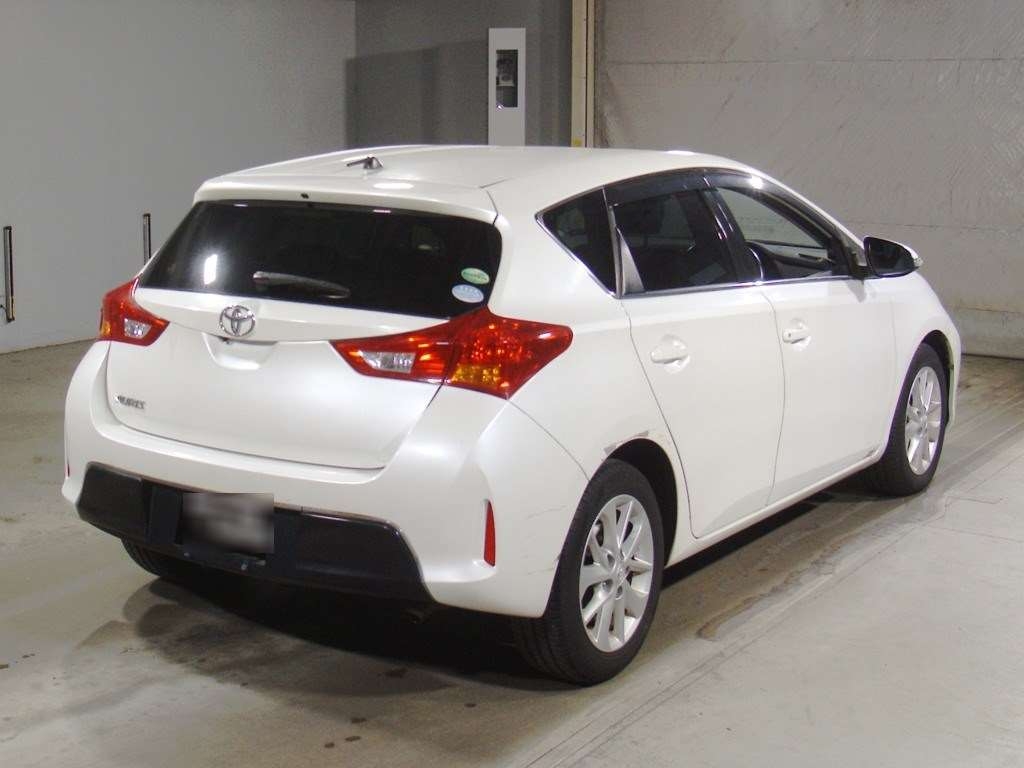 TOYOTA AURIS