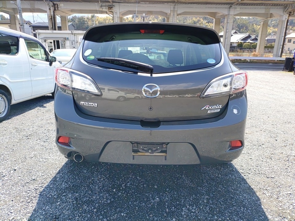 MAZDA AXELA