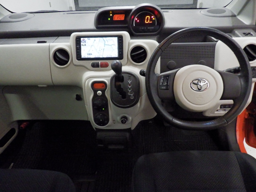 TOYOTA PORTE