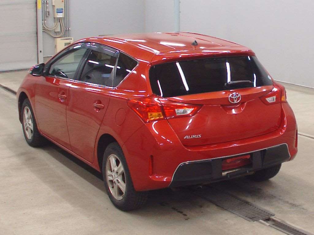 TOYOTA AURIS