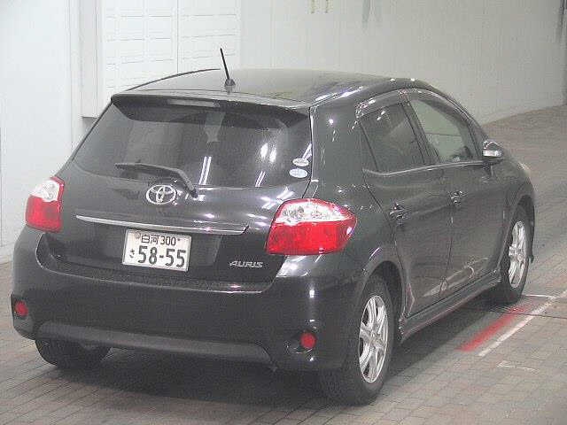 TOYOTA AURIS