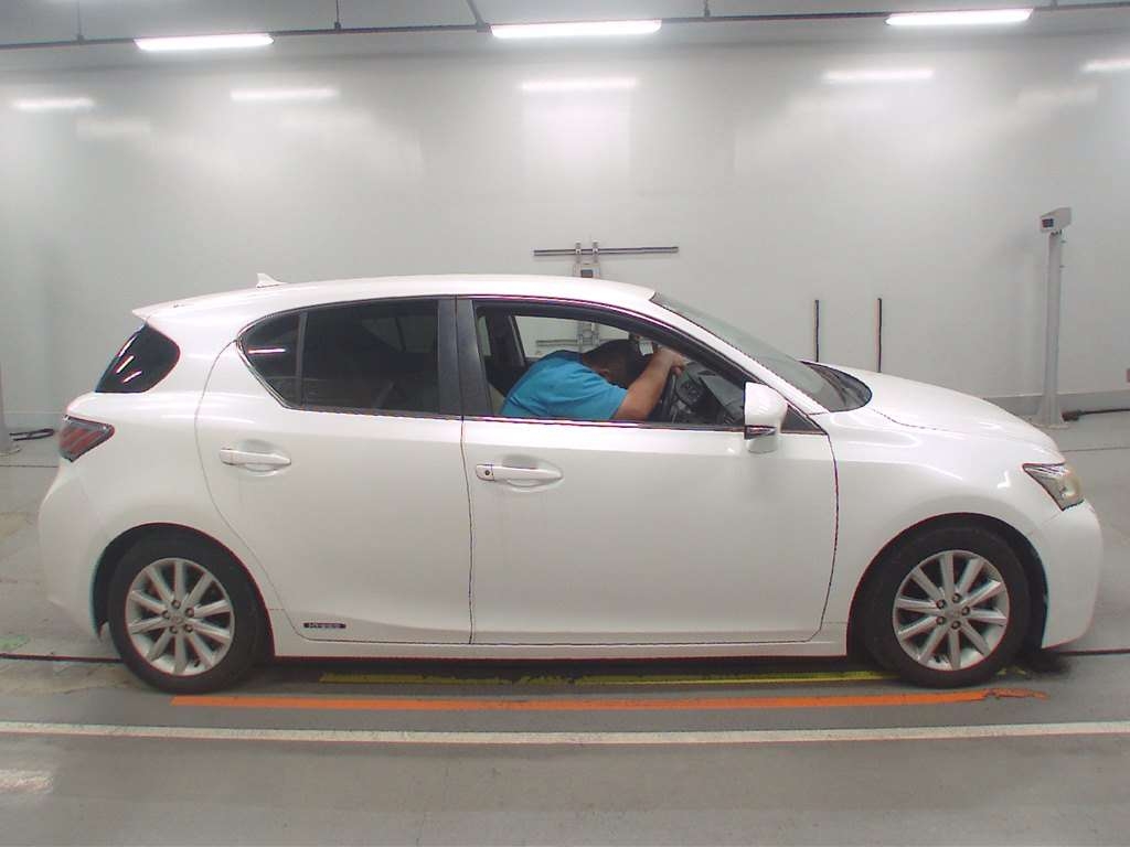 LEXUS CT200H
