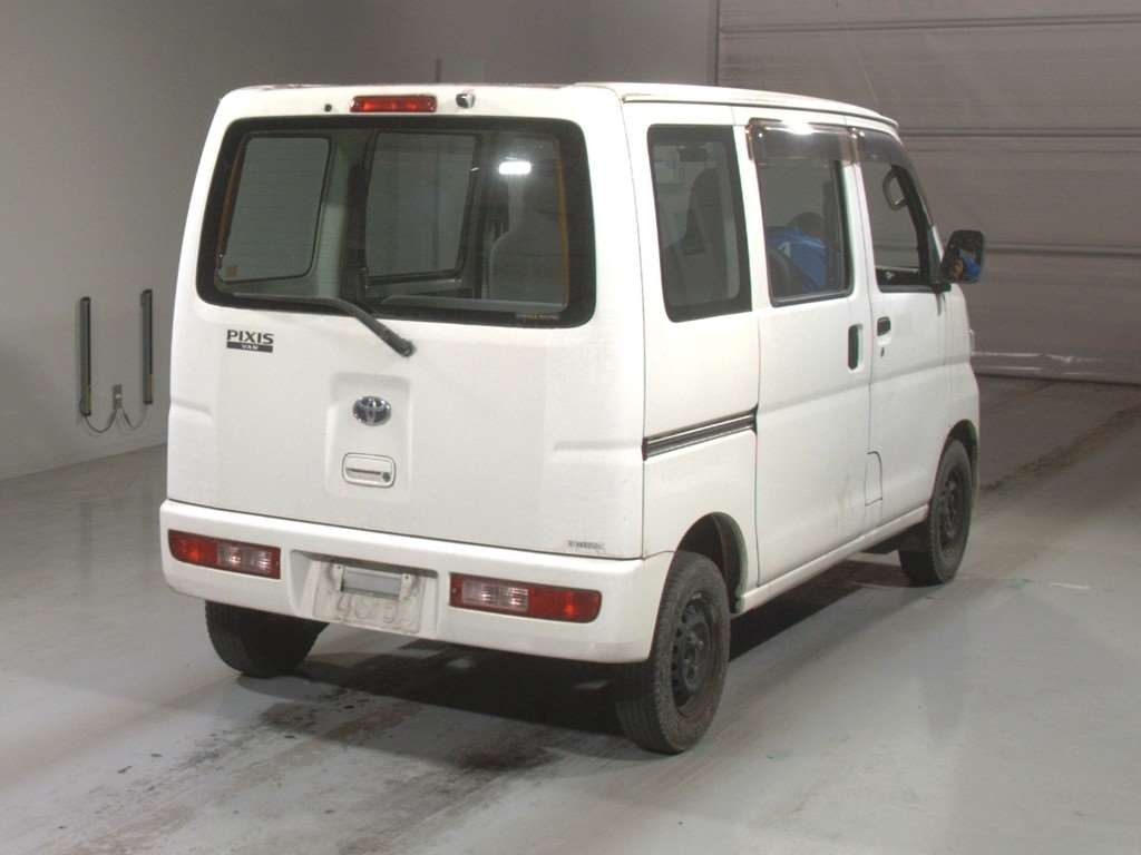 TOYOTA PIXIS VAN