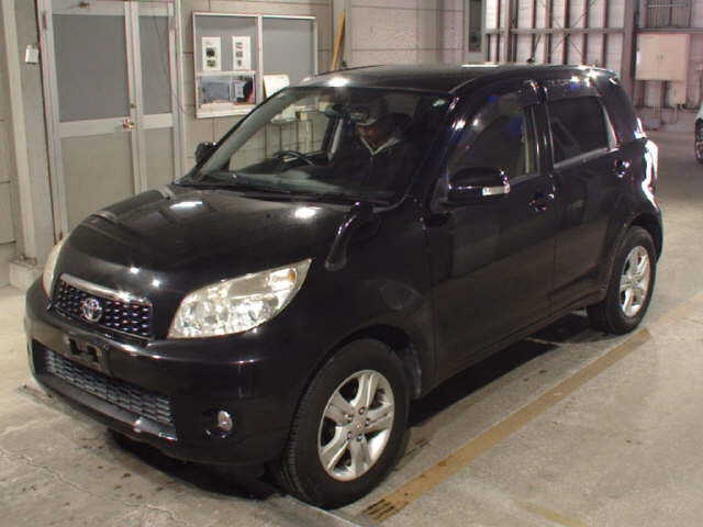 TOYOTA RUSH
