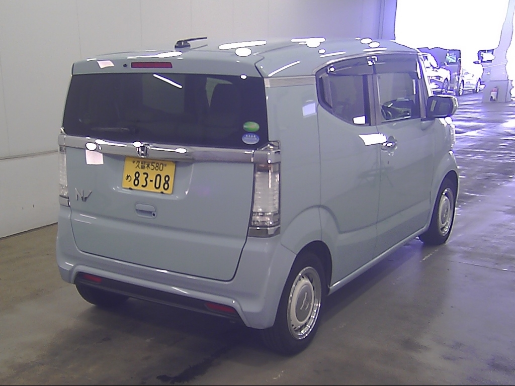 HONDA N-BOX SLASH