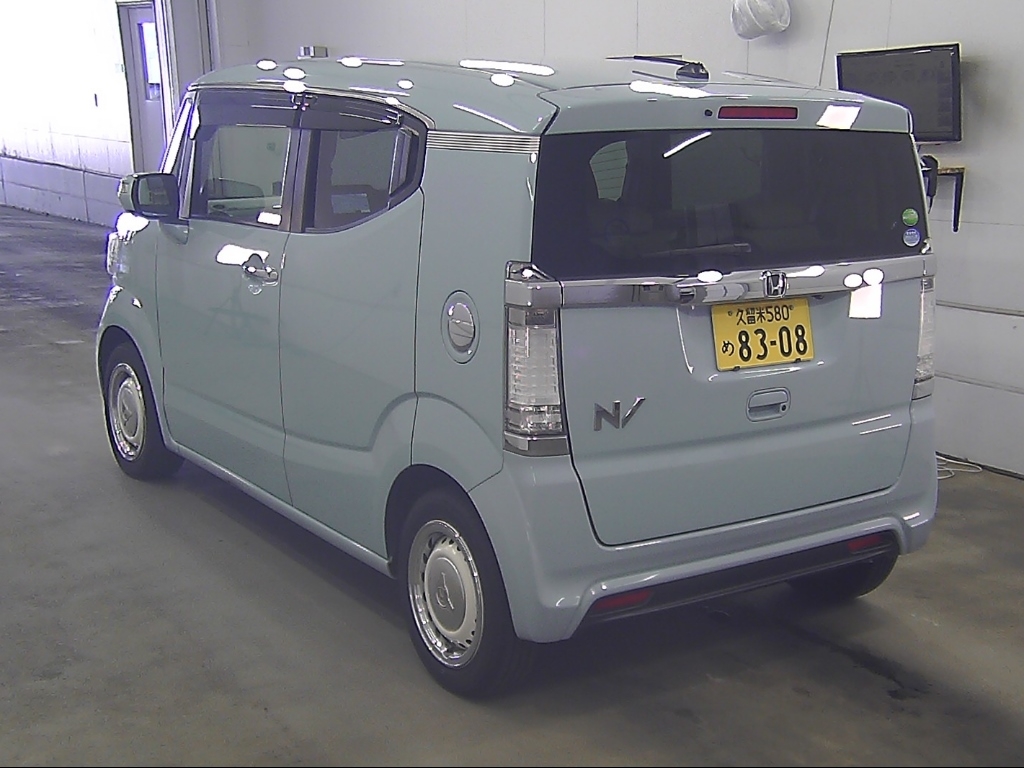 HONDA N-BOX SLASH