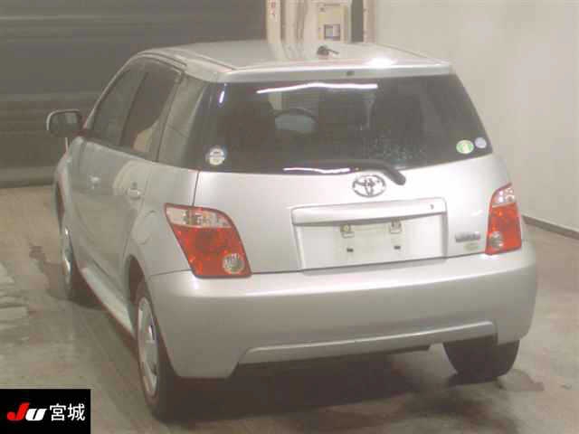 TOYOTA IST