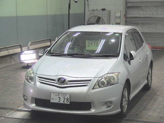 TOYOTA AURIS