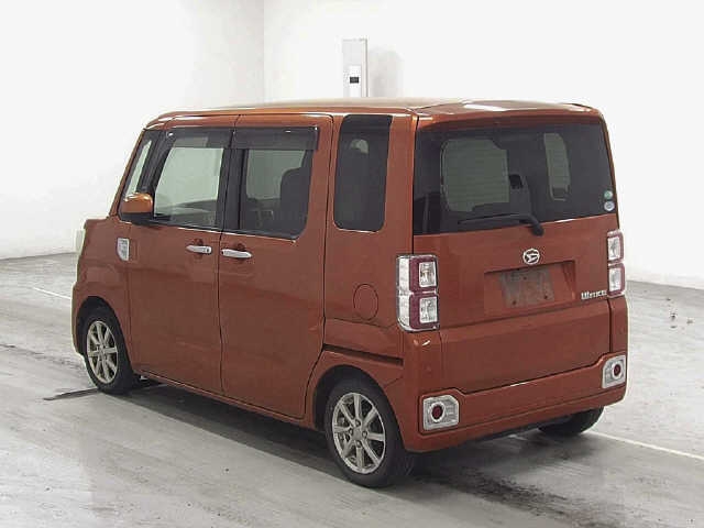 DAIHATSU WAKE