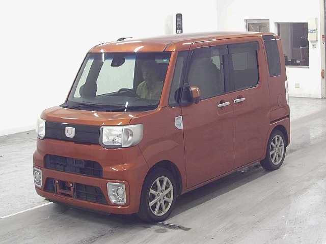 DAIHATSU WAKE