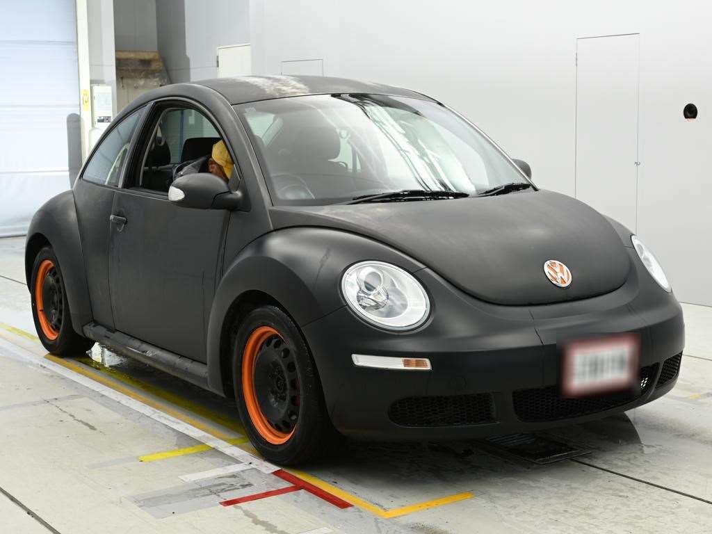 VOLKSWAGEN BEETLE