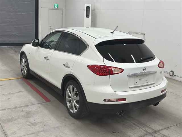 NISSAN SKYLINE CROSSOVER