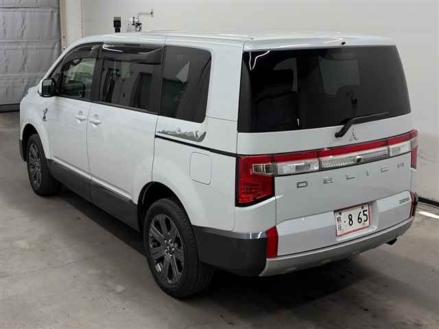 MITSUBISHI DELICA D:5