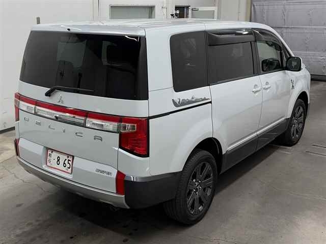 MITSUBISHI DELICA D:5