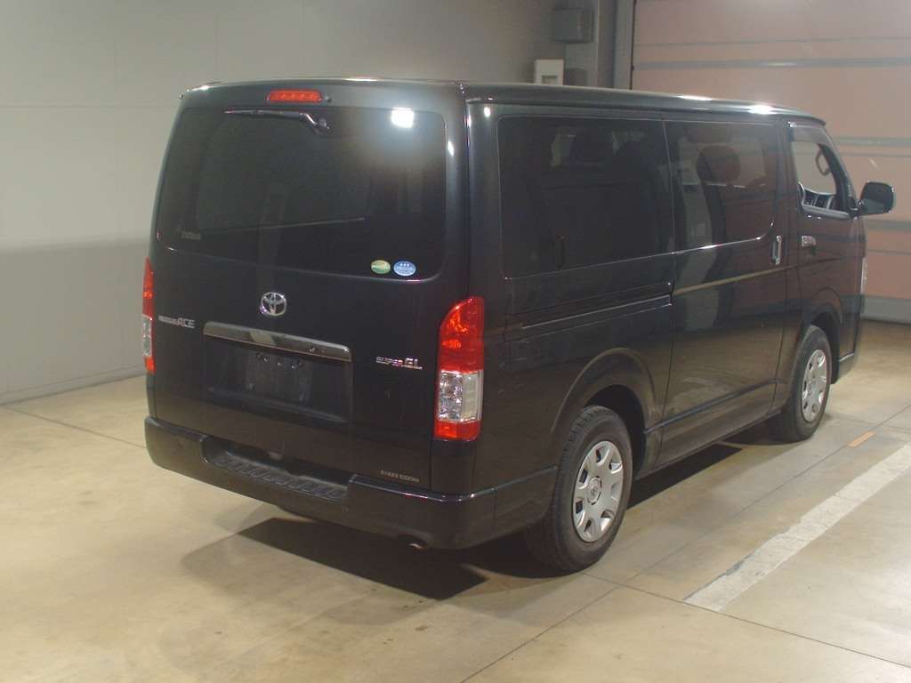 TOYOTA REGIUS ACE