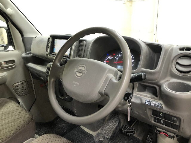NISSAN NV100 CLIPPER