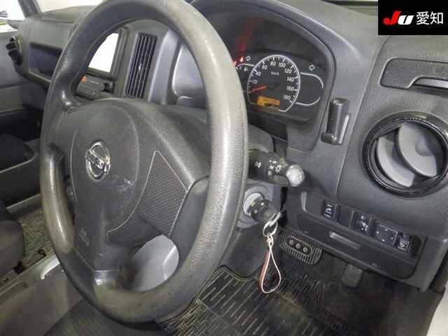 NISSAN AD
