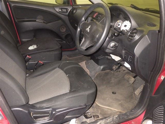 MITSUBISHI COLT