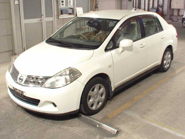 NISSAN TIIDA LATIO