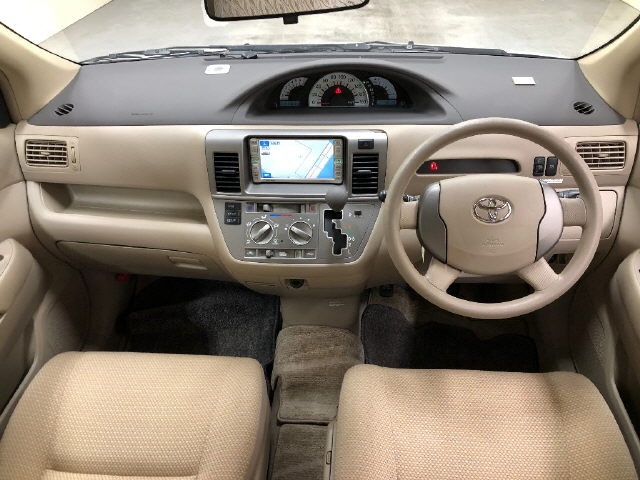 TOYOTA RAUM