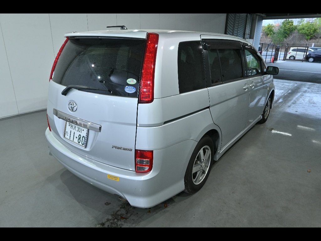TOYOTA ISIS