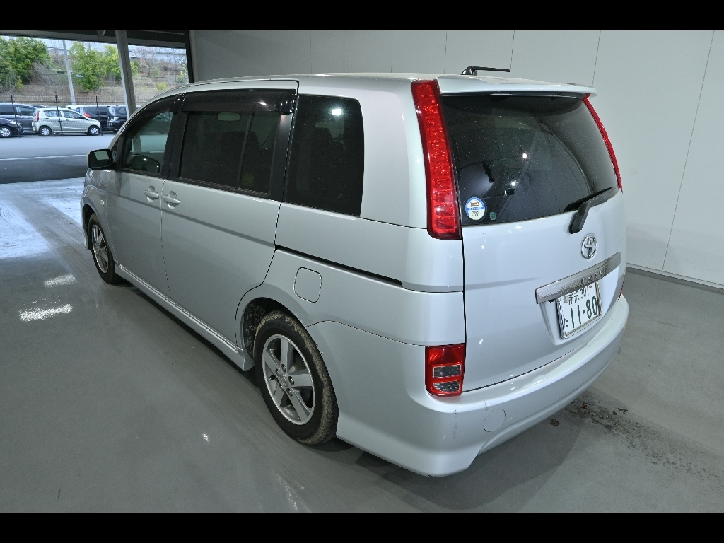 TOYOTA ISIS