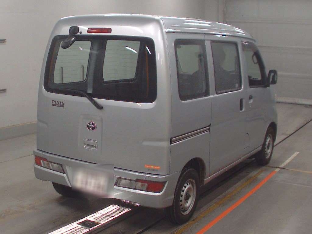 TOYOTA PIXIS VAN